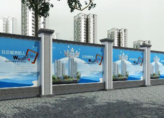 工程圍擋鋪設(shè)人造草坪有什么作用？